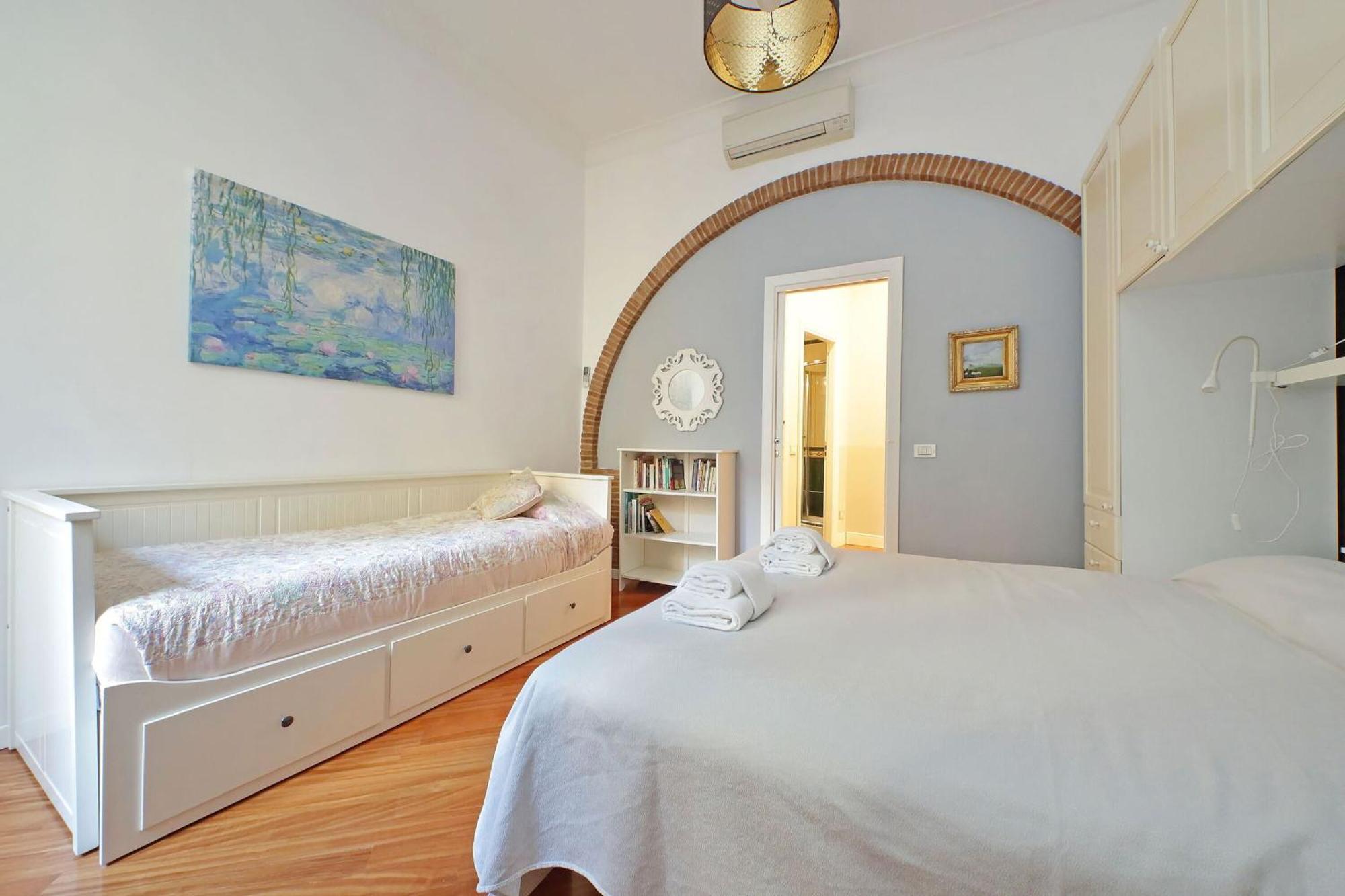 Capocci By Halldis Rome